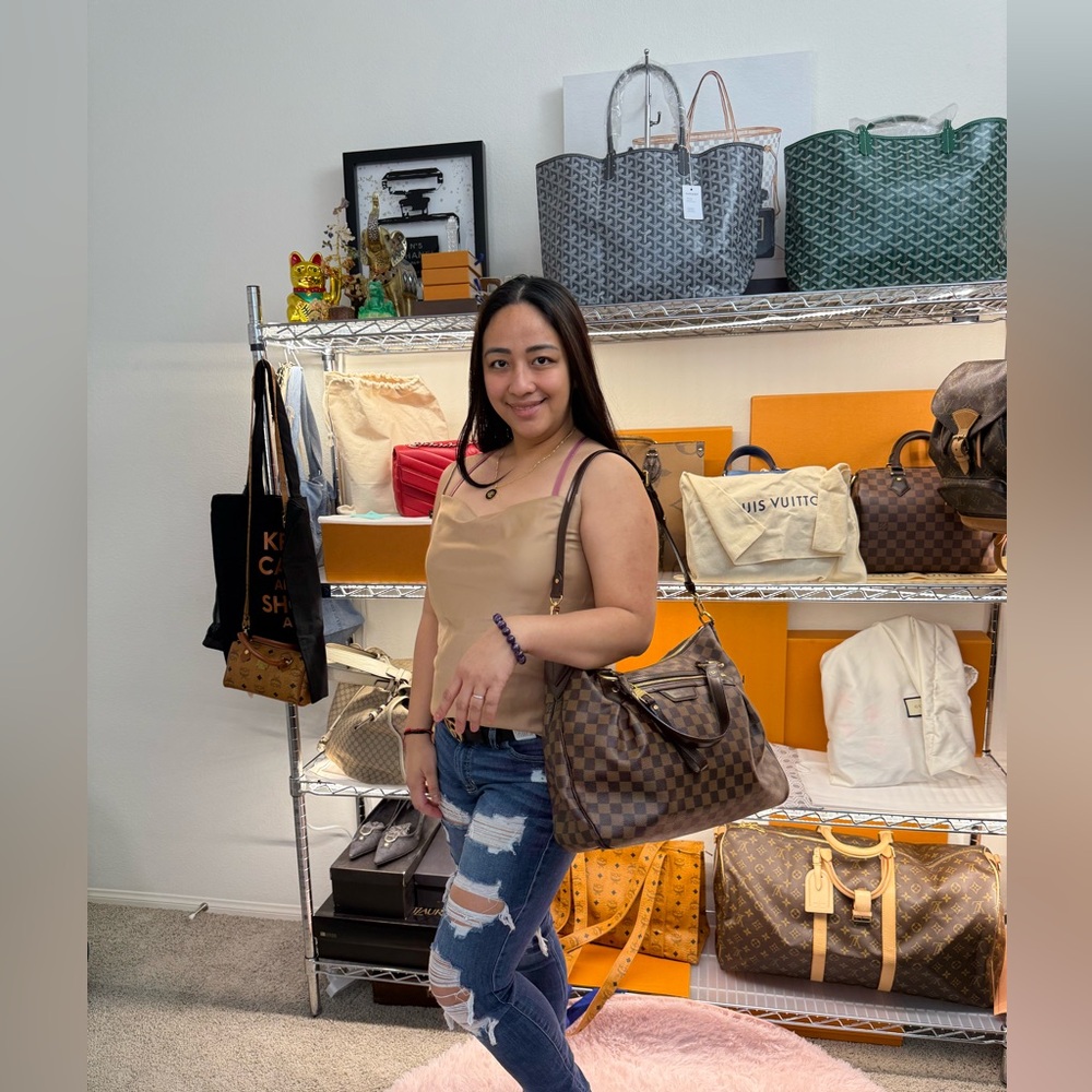 LOUIS VUITTON
Damier Canvas Evora MM Bag - Picture 7 of 12
